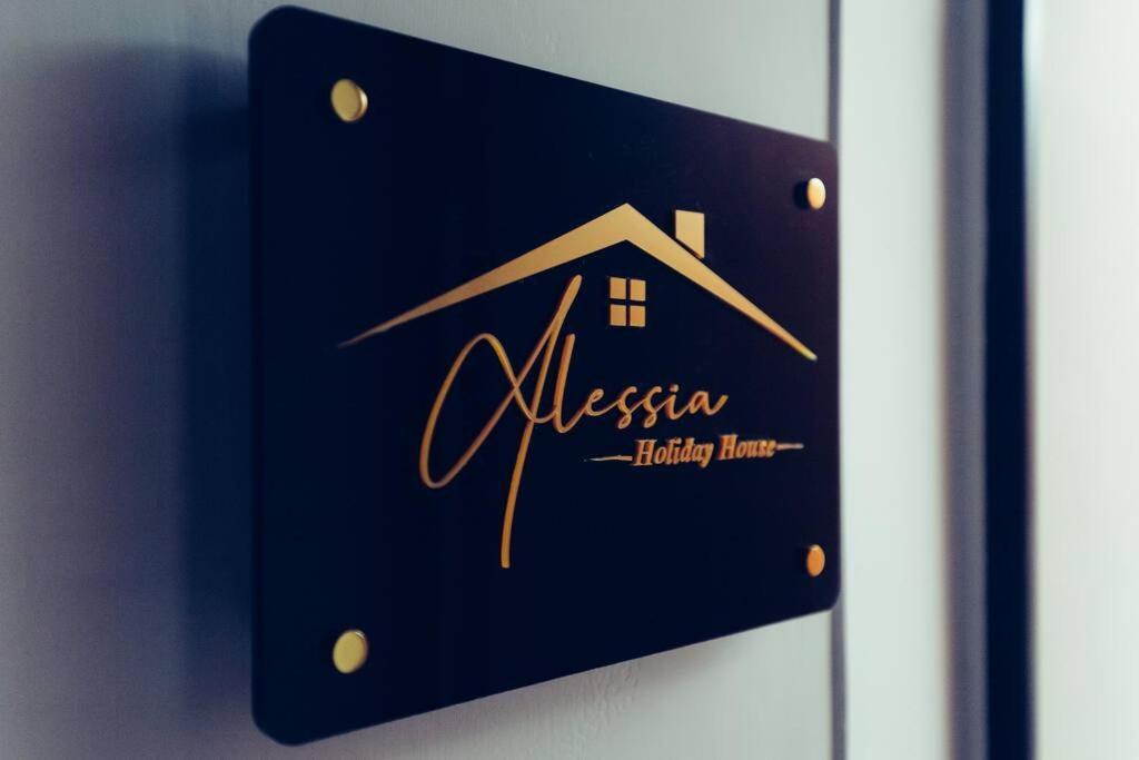 Alessia Holiday House 90Mq Salerno Centro エクステリア 写真